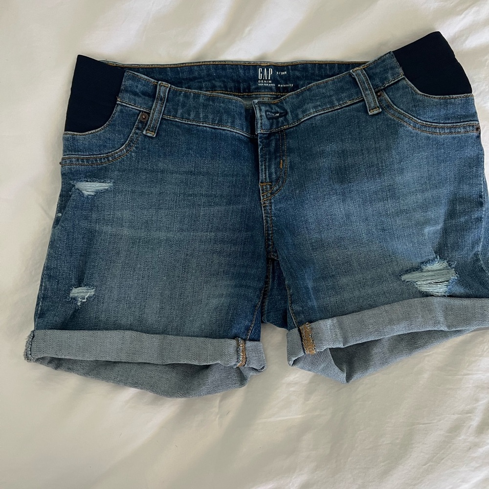Gap maternity shorts
